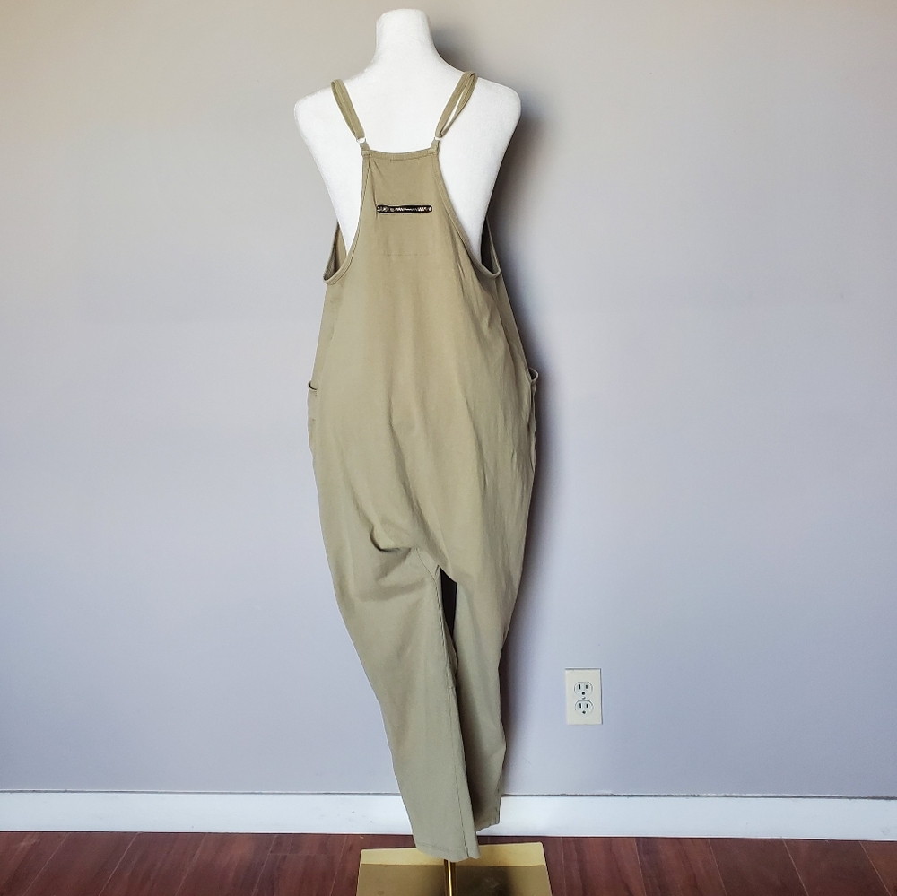 Casual Khaki Sleeveless Jumpsuit for Women - Picture 3 of 10